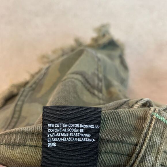 WE The Free Camo shorts green army print Sz 28 - Picture 3 of 9